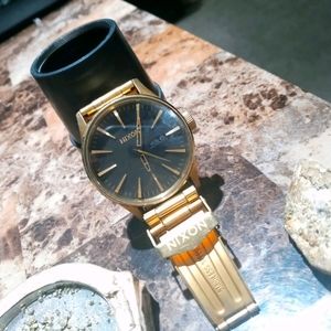 Nixon watch